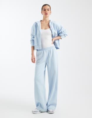 ASOS DESIGN - Jogginghose in Babyblau mit weicher Innenseite und weitem Bein