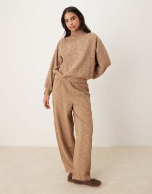 ASOS DESIGN - Jogginghose in Braun meliert mit abgerundetem Beinschnitt, Kombiteil-Brown