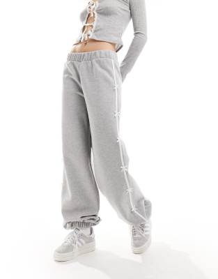 ASOS DESIGN - Jogginghose in Grau meliert mit seitlichem Schleifendetail und Streifen