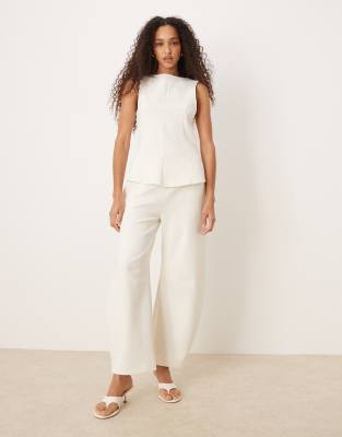 ASOS DESIGN - Jogginghose in Kokosmilchweiß im Interlock-Design mit abgerundetem Beinschnitt, Kombiteil