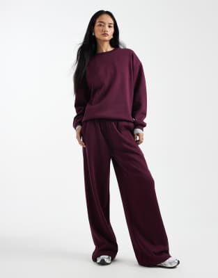 ASOS DESIGN - Jogginghose in Pflaume mit weicher Innenseite und weitem Bein-Lila