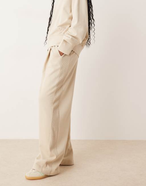 ASOS DESIGN – Jogginghose in Taupe mit abgerundetem Beinschnitt und Waffelstruktur-Einsatz, Kombiteil, 3 von 5