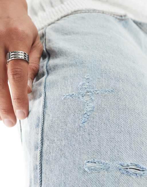 ASOS DESIGN - Jorts di jeans lunghi blu lavaggio chiaro con abrasioni, 5 di 5
