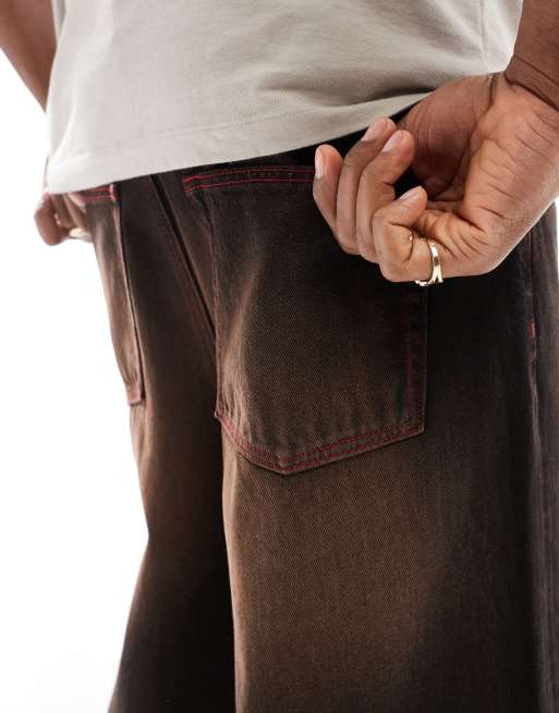 ASOS DESIGN - Jorts di jeans taglio lungo lavaggio marrone con cuciture rosse a contrasto, 4 di 5