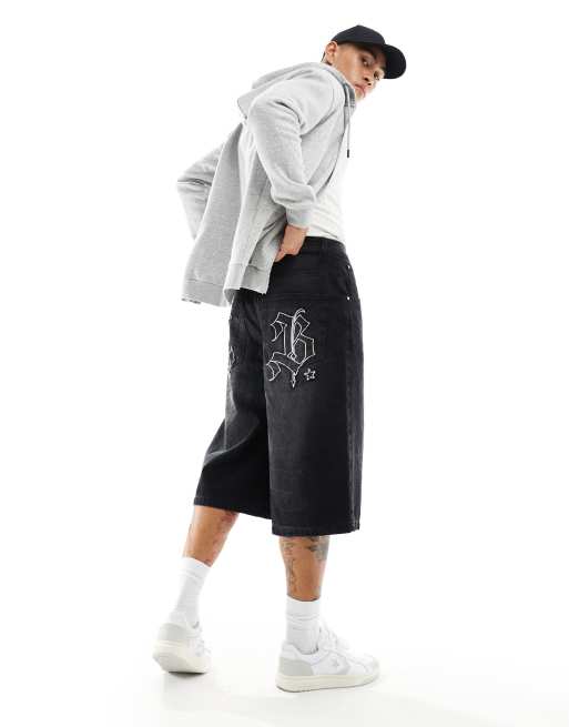 ASOS DESIGN - Jorts di jeans taglio lungo nero slavato con toppe sul retro