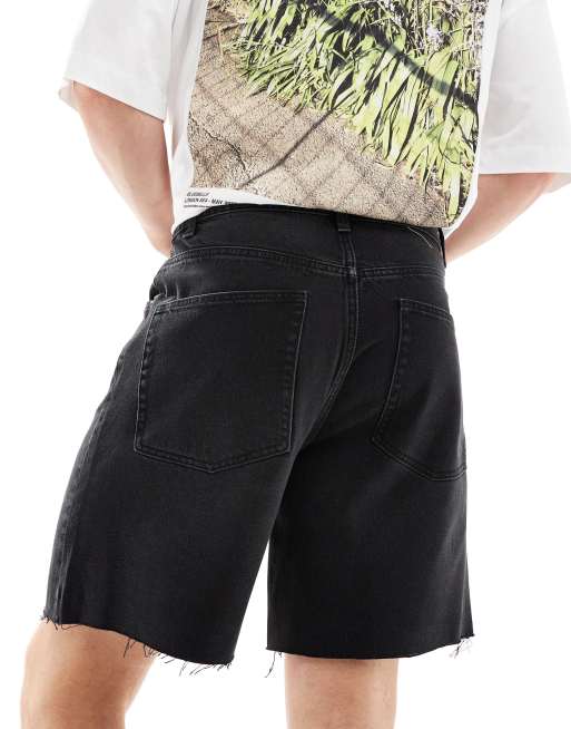 ASOS DESIGN - Jorts di jeans taglio standard con fondo grezzo nero slavato, 5 di 5