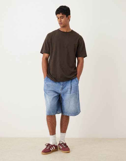 ASOS DESIGN - Jorts taglio lungo con doppie pieghe blu lavaggio medio