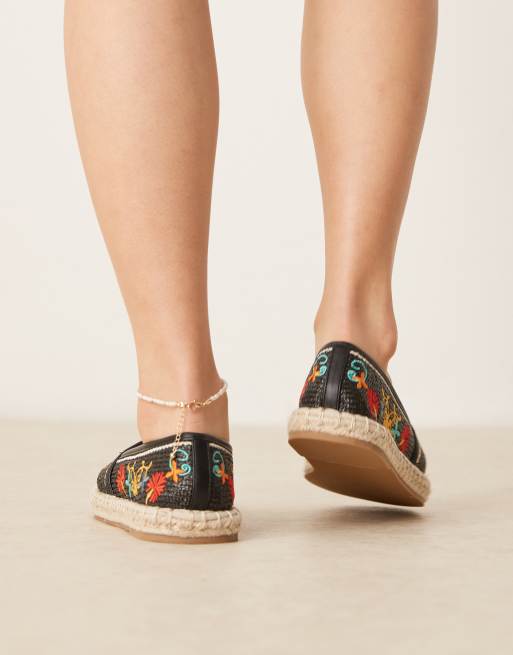 ASOS DESIGN Jos embroidered closed toe espadrilles in black