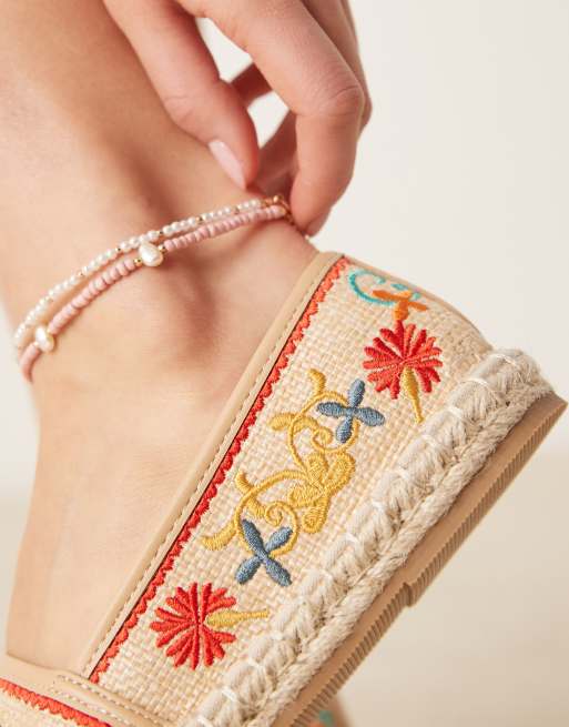 ASOS DESIGN - Jos - Naturfarvede espadriller med lukket tå og broderier, 4 af 4