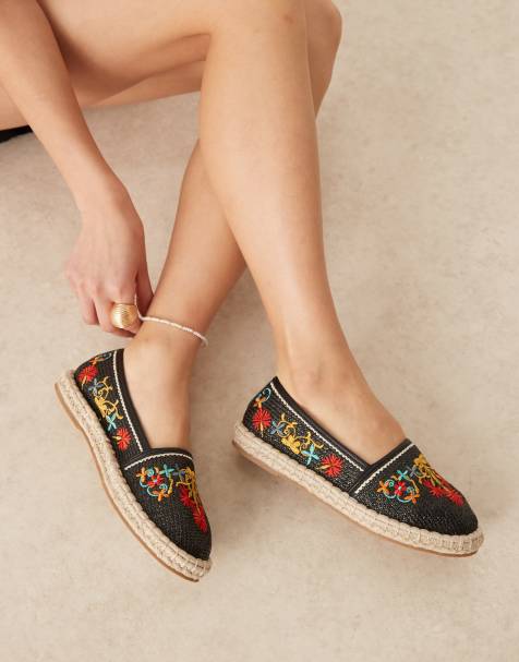 ASOS DESIGN - Jos - Sorte espadriller med lukket tå og broderier - view 1