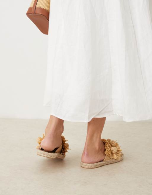 ASOS DESIGN – Jovie – Naturfärgade espadrillos i raffia med pompoms och öppen häl, 4 av 4