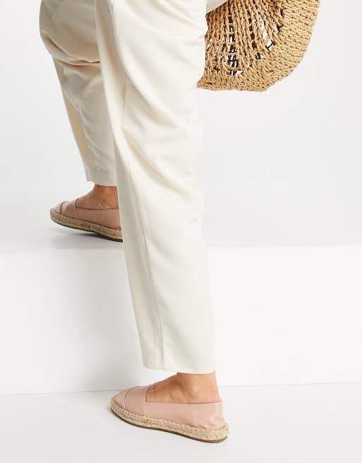 ASOS DESIGN – Joy – Rosa och roséguldfärgade espadriller med tåhätta och bred passform, 2 av 4