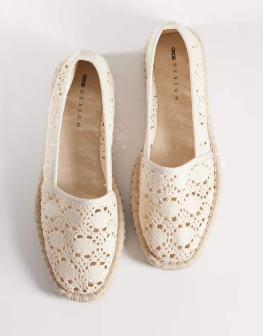 ASOS DESIGN – Joyce – Białe szydełkowane espadryle z zakrytymi noskami, 2 z 4