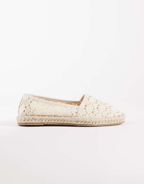ASOS DESIGN – Joyce – Espadrilles in weißer Häkeloptik mit geschlossener Zehenpartie - view 1