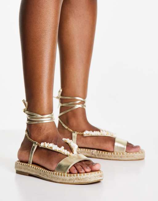 ASOS DESIGN - Jukebox - Espadrilles in due parti color oro con perle