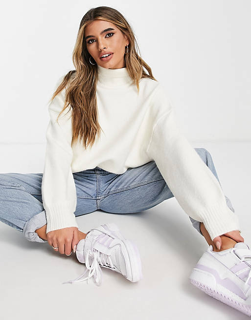  jumper with high neck and volume sleeve in cream 