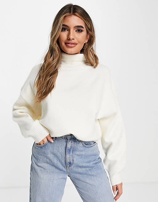  jumper with high neck and volume sleeve in cream 
