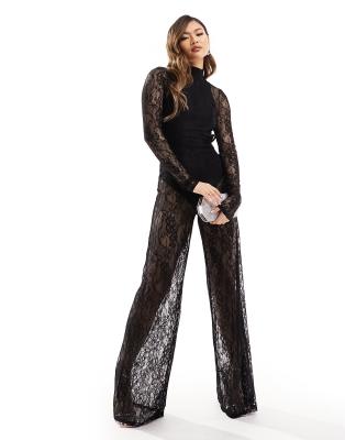 ASOS DESIGN - Jumpsuit aus schwarzer Spitze mit Body-Overlay und weitem Schnitt