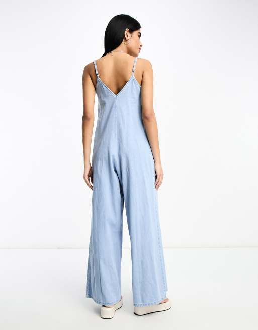 ASOS DESIGN – Jumpsuit aus weichem Denim in hellblauer Waschung, 2 von 4
