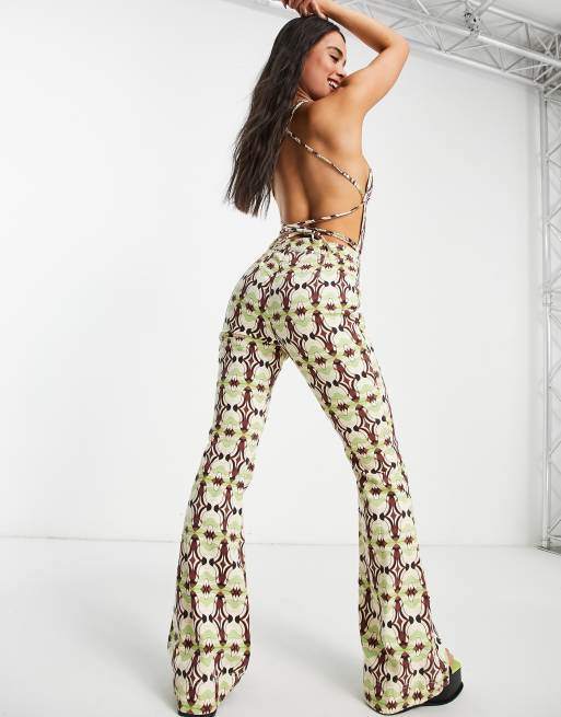ASOS DESIGN - Jumpsuit i geometrisk print med halterneck og ben med svaj, 4 af 4
