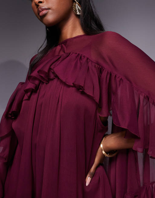 ASOS DESIGN – Jumpsuit in Beerenrot mit voluminösem, gerüschtem Cape, 4 von 4