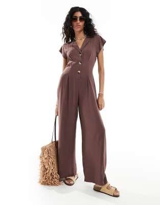 ASOS DESIGN - Jumpsuit in Leinenoptik in Schokobraun mit Knopfleiste und Kragen-Brown