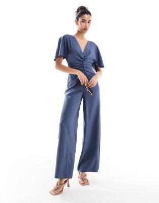 ASOS DESIGN - Jumpsuit in Marineblau mit Raffung vorn und Cut-out hinten