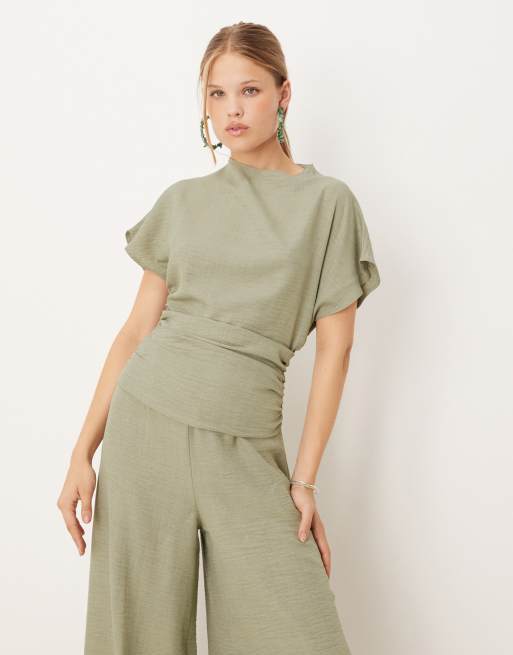 ASOS DESIGN – Jumpsuit in Salbeigrün mit Leinenoptik, Rückenausschnitt und gerafftem Detail, 2 von 4