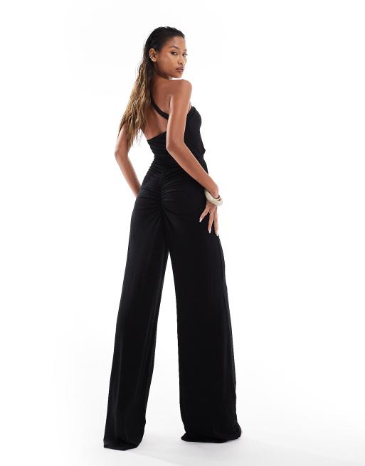 ASOS DESIGN Jumpsuit in Schwarz mit asymmetrischem Tragerdetail und Zierausschnitt