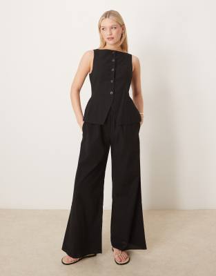 ASOS DESIGN - Jumpsuit in Schwarz mit Button-Down-Weste