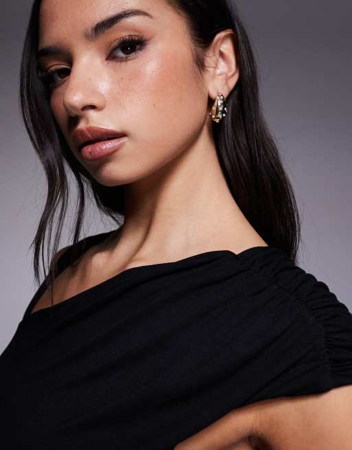ASOS DESIGN – Jumpsuit in Schwarz mit Zierausschnitt und Netzstoff-Einsatz, 3 von 4