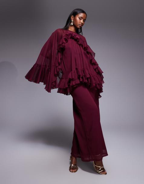 ASOS DESIGN - Jumpsuit met cape met ruches en volumineuze mouwen in bessenrood - view 1