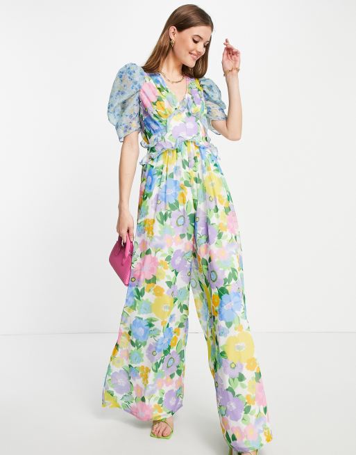 ASOS DESIGN - Jumpsuit met pofmouwen, open achterkant en ruches in gemengde bloemenprint