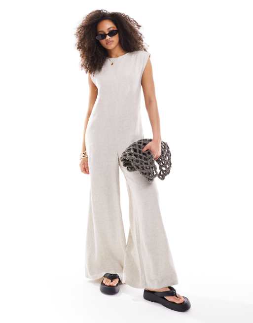 ASOS DESIGN - Jumpsuit met rechte wijde pijpen en schoudervullingen in lichtbeige