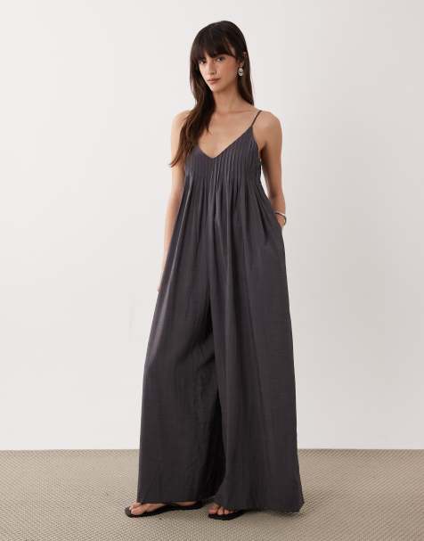 ASOS DESIGN - Jumpsuit met wijde pijpen en plat gestikte plooitjes in grijs - view 1