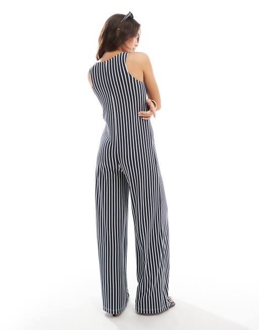 ASOS DESIGN – Jumpsuit mit U-Ausschnitt und weitem Bein in Marineblau und Weiß gestreift, 2 von 4