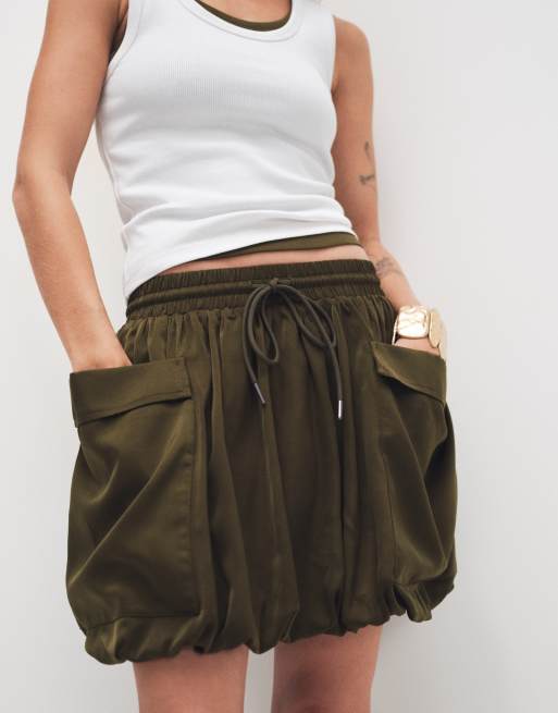 ASOS DESIGN - Jupe boule satinée à poches - Vert, 4 de 7