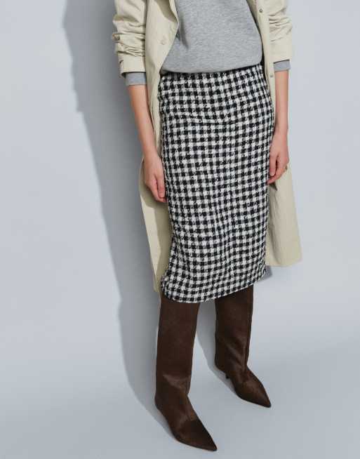 ASOS DESIGN jupe crayon ajustée en bouclé à motif pied-de-poule monochrome, 5 de 9