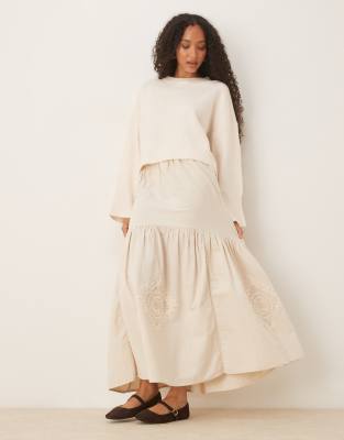 Jupe longue à volants bordée de dentelle avec motifs brodés-Blanc 40