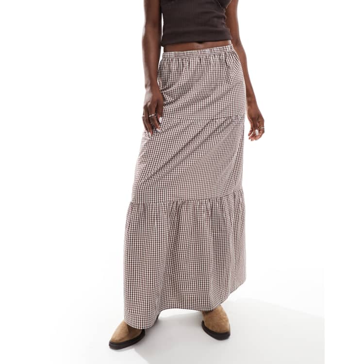 ASOS DESIGN Jupe longue a volants superposes et motif carreaux vichy Marron ASOS