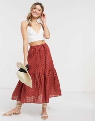 ASOS DESIGN - Jupe mi-longue brodée effet étagé - Bordeaux ...