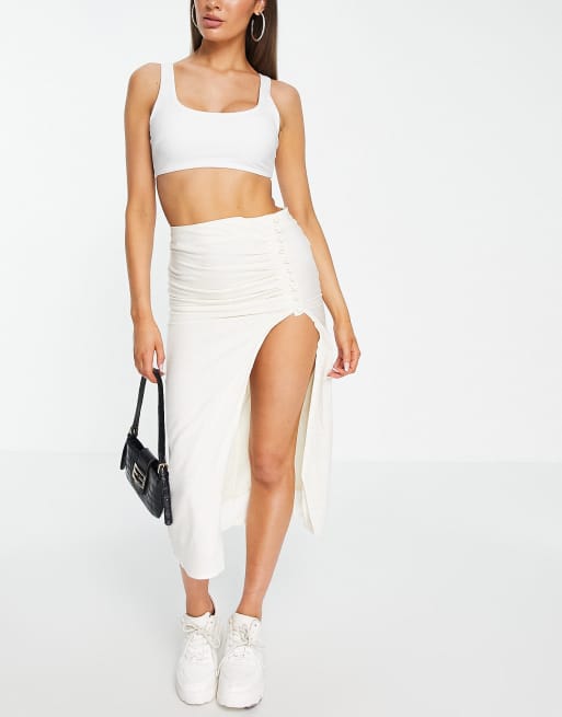 ASOS DESIGN - Jupe mi-longue drapée fendue sur la cuisse boutonnée sur le côté - Crème, 4 de 4