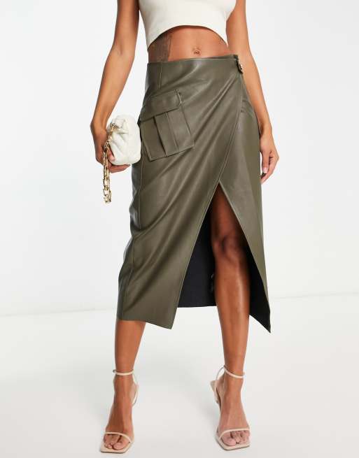 ASOS DESIGN - Jupe mi-longue en imitation cuir avec poches - Kaki 