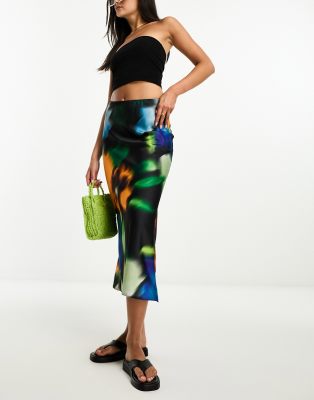 ASOS DESIGN - Jupe mi-longue en satin coupée en biais à imprimé abstrait 