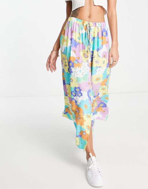ASOS DESIGN Jupe mi longue fluide taille lastique et imprim fleuri Blanc multicolore