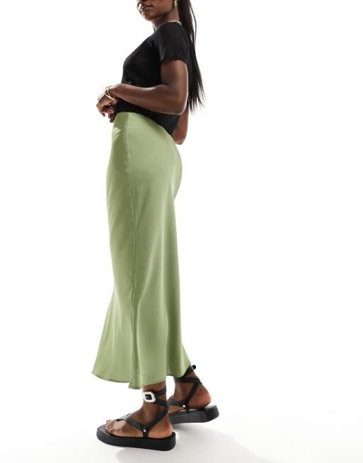 ASOS DESIGN - Jupe mi-longue satinée coupée en biais - Kaki, 2 de 5