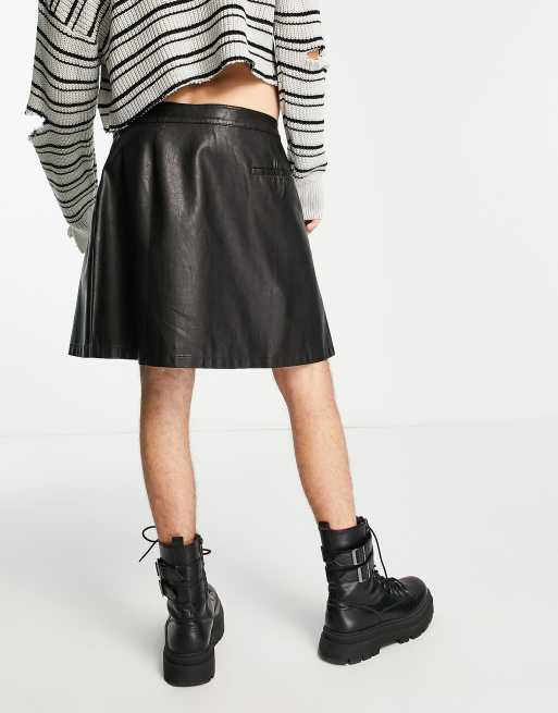 ASOS DESIGN Jupe portefeuille en similicuir avec bouton pression Noir ASOS