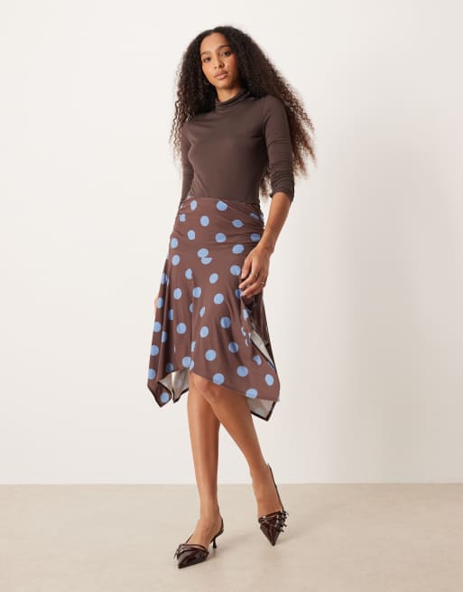 ASOS DESIGN - Jupe près du corps à ourlet mouchoir à pois - Marron