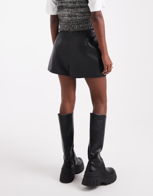 ASOS DESIGN - Jupe-short portefeuille en similicuir à bouton - Noir, 4 de 5
