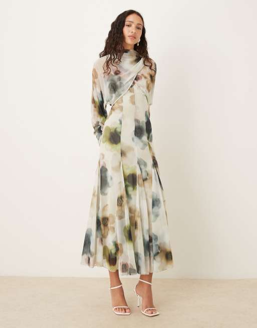 ASOS DESIGN - Jurk met lange mouwen, top met overslag en volle rok met godetplooien en lage rug in vervaagde aquarel bloemenprint